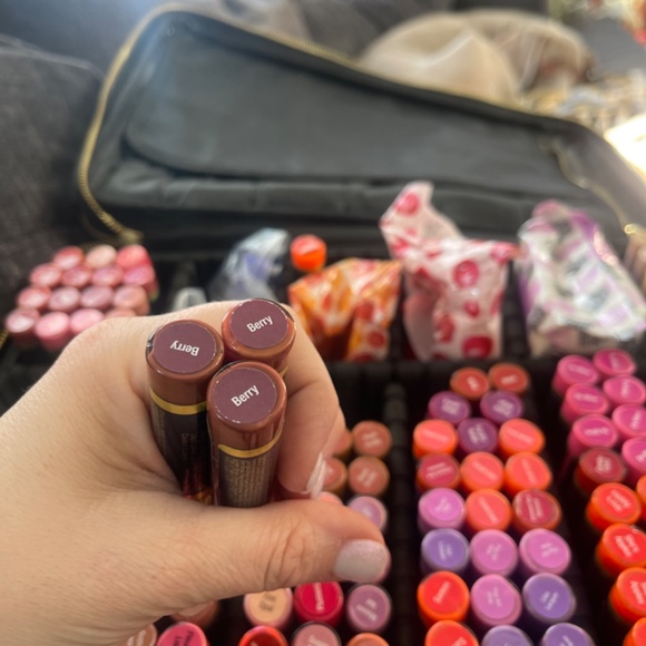 Berry Lipssnse - Picture 2 of 3